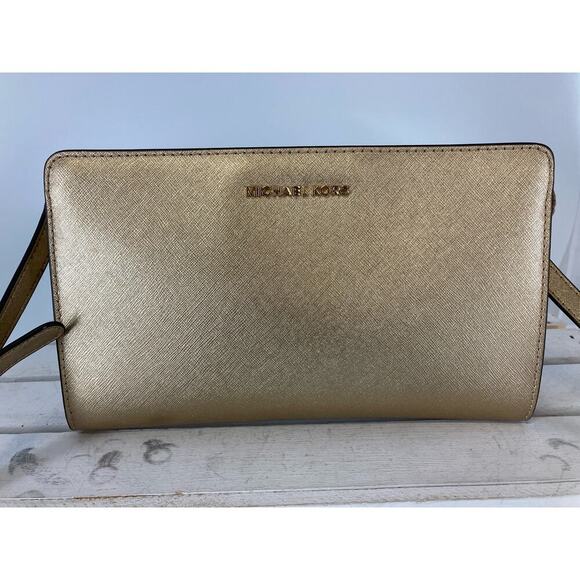 MICHAEL KORS, SMALL GOLD SAFFIANO LEATHER CROSSBODY BAG - Picture 2 of 13